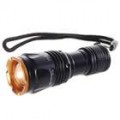 Romisen RC-C6 Flood-para-Throw zoom Q3-WC 90-lúmen LED Flashlight (1 * CR123A)